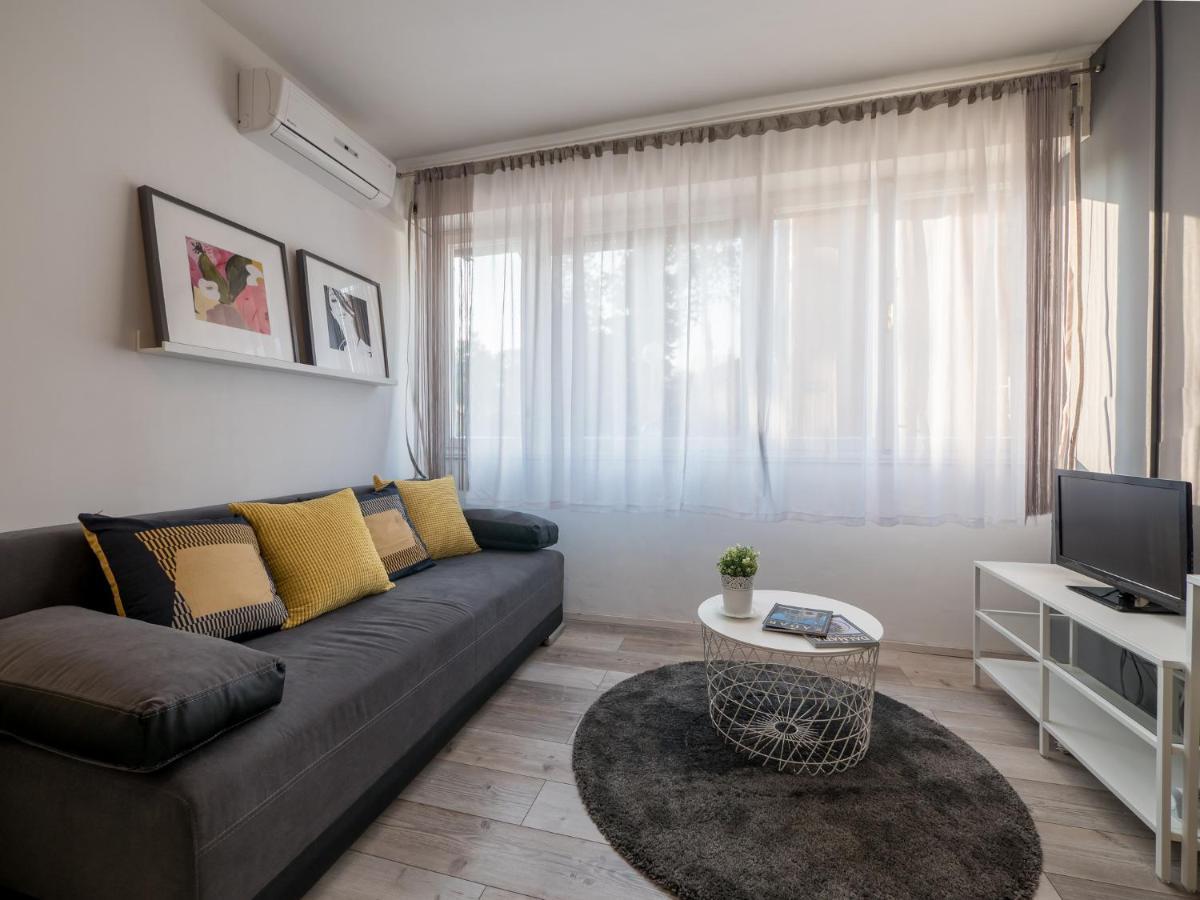 Gin Apartman Zara Esterno foto