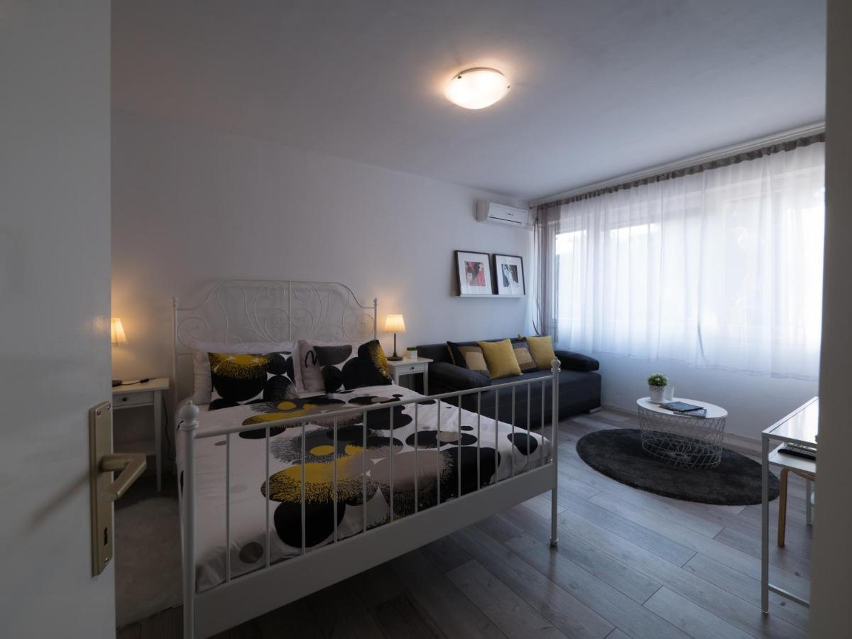 Gin Apartman Zara Esterno foto